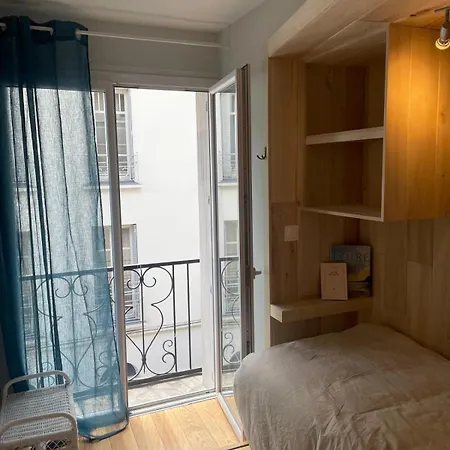 Un De Luchon, Avec Vue Sur Les Pyrenees *