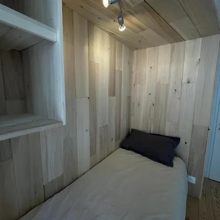 Un De Luchon, Avec Vue Sur Les Pyrenees *