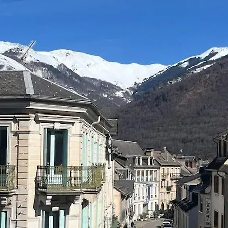 Un De Luchon, Avec Vue Sur Les Pyrenees * Bagneres-de-Luchon