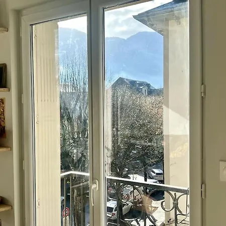 Un De Luchon, Avec Vue Sur Les Pyrénées