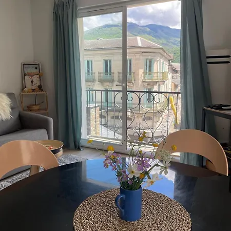 Un De Luchon, Avec Vue Sur Les Pyrenees * Bagneres-de-Luchon