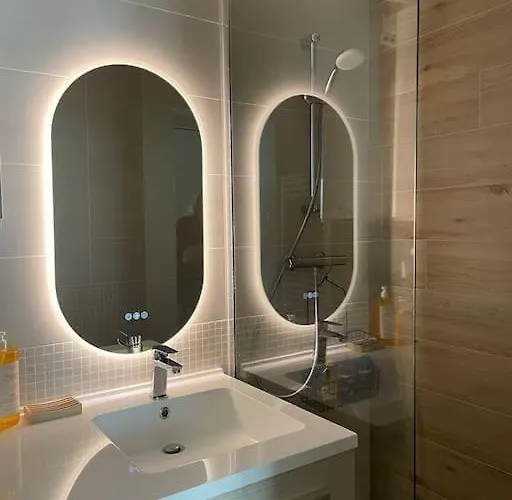 Un De Luchon, Avec Vue Sur Les Pyrenees * Bagnères-de-Luchon