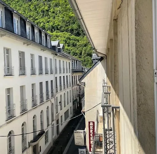 Un De Luchon, Avec Vue Sur Les Pyrenees