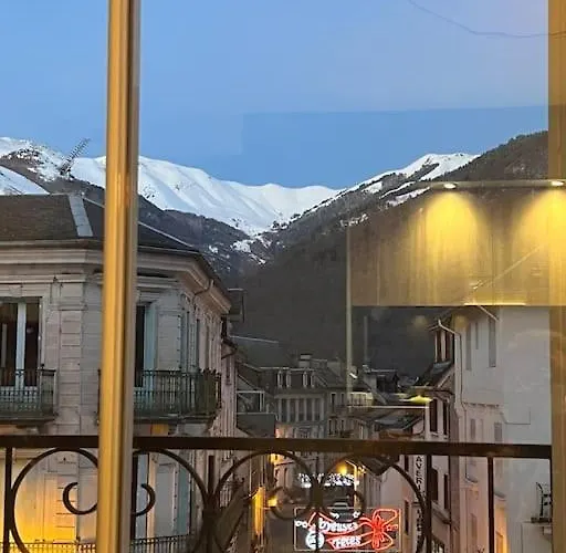 Un De Luchon, Avec Vue Sur Les Pyrenees アパート