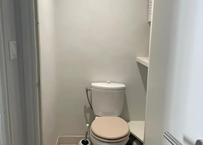 Un De Luchon, Avec Vue Sur Les Pyrenees