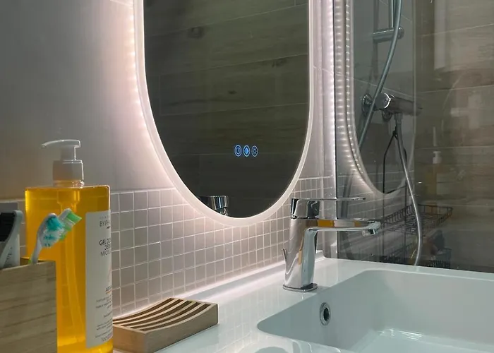 Un De Luchon, Avec Vue Sur Les Pyrenees * Bagnères-de-Luchon